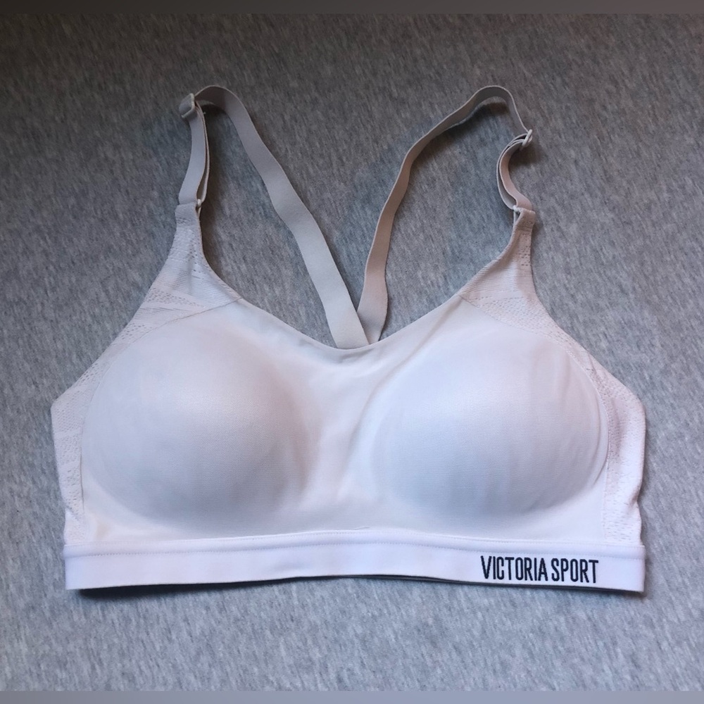 Victorias Secret Sports Bra White Victoria Sport Lightweight Wireless 
Size: 34C